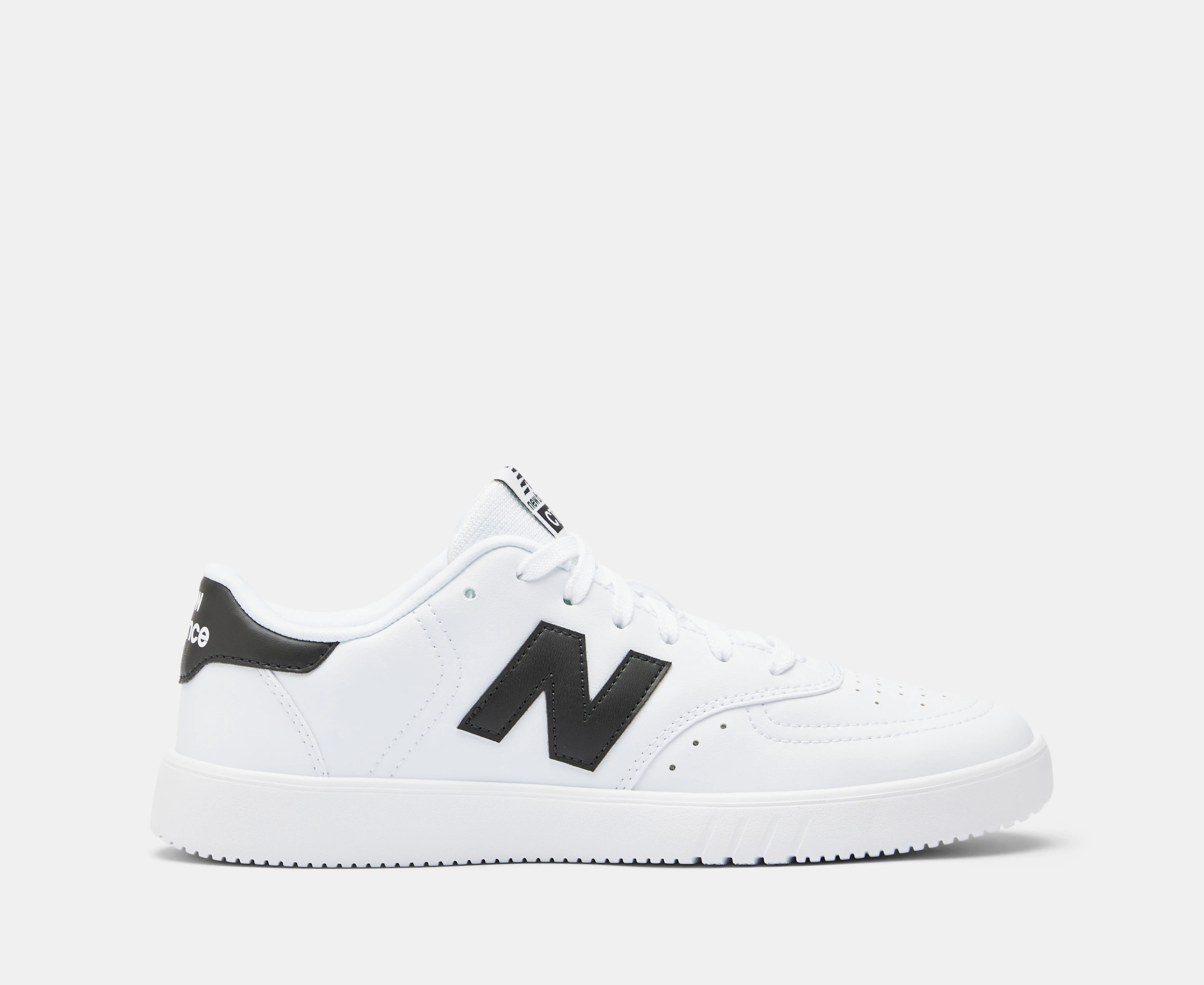 New Balance Unisex Court 05 Sneakers - White/Black