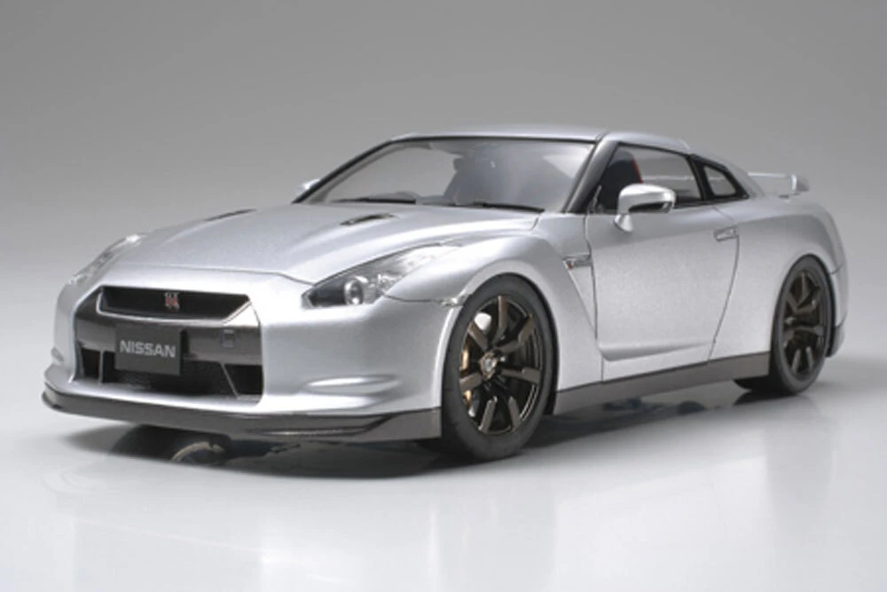 TAMIYA NISSAN GT-R 1:24th