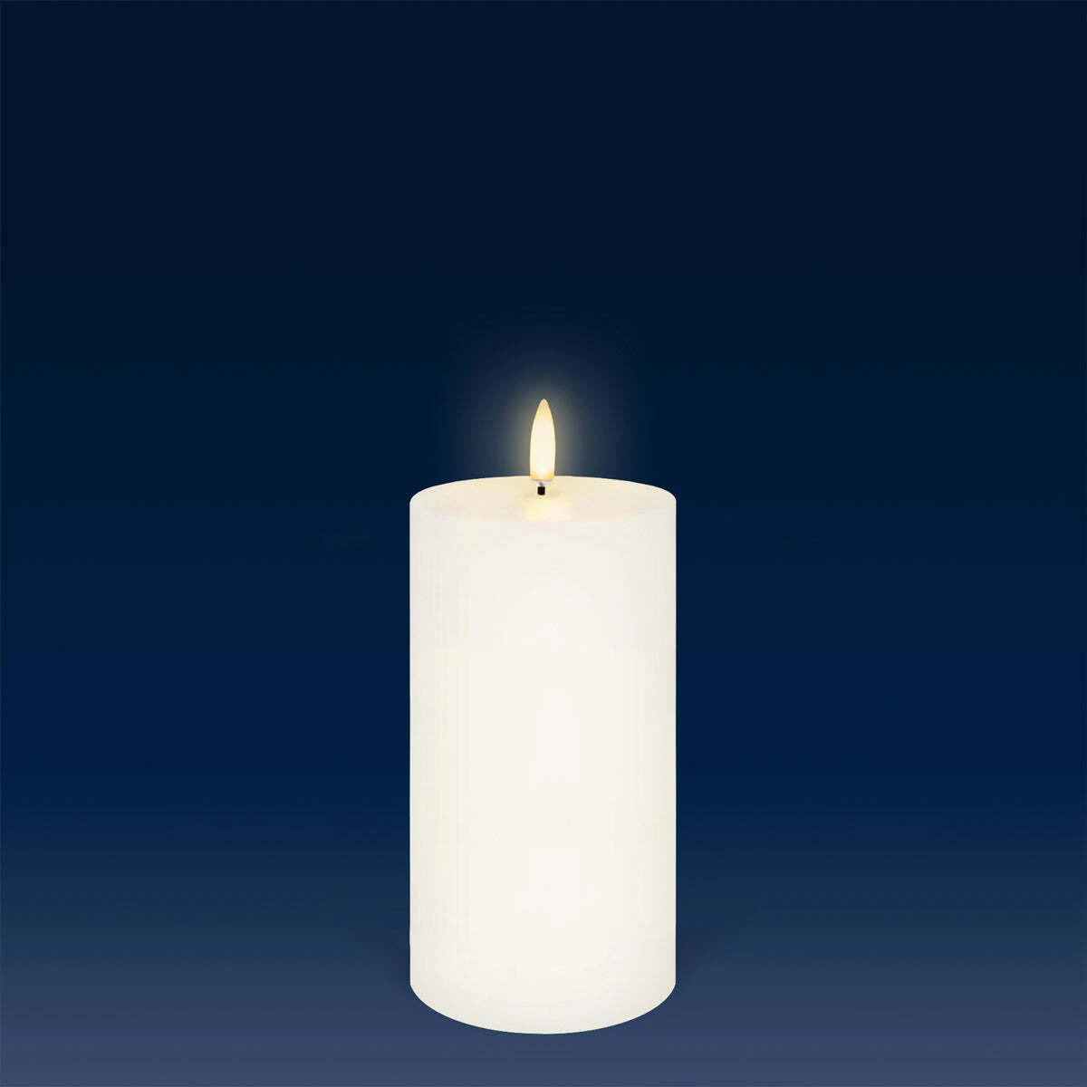 Uyuni Lighting Pillar Flameless Candle 7.8 x 15.2 cm - Classic Ivory IV-C78015