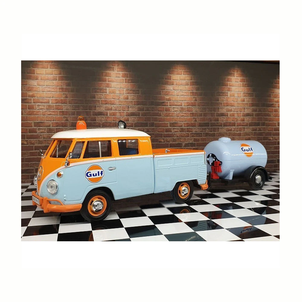 Motormax Licensed 1:24 Scale Gulf VolksWagen Pickup & Oil Tank Trailer