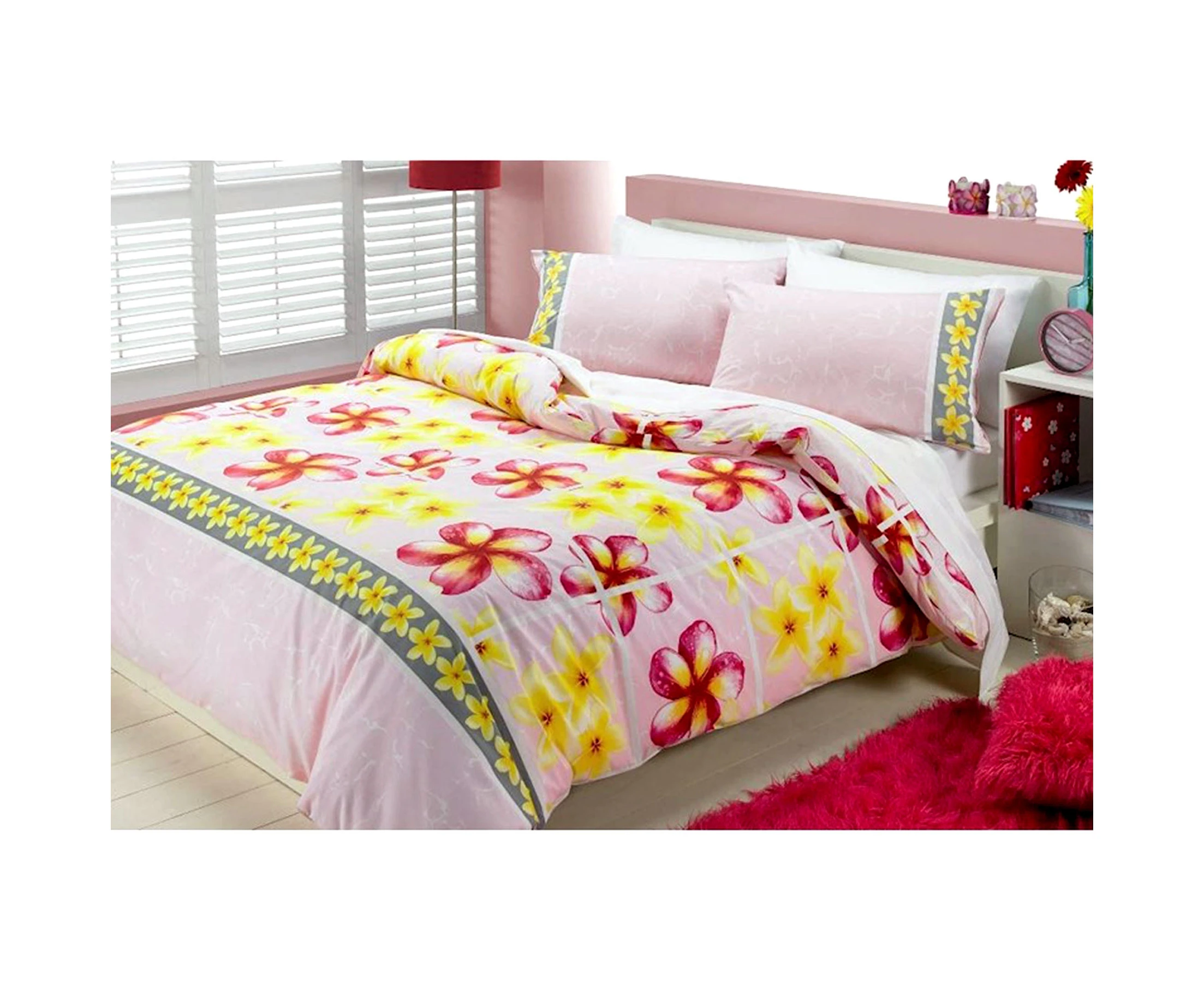 225TC Polyester Cotton Floating Frangipani Soft Pink Quilt Cover Set - King