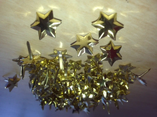 Print Blocks Brads Flat Top Faceted Gold Star approx 100