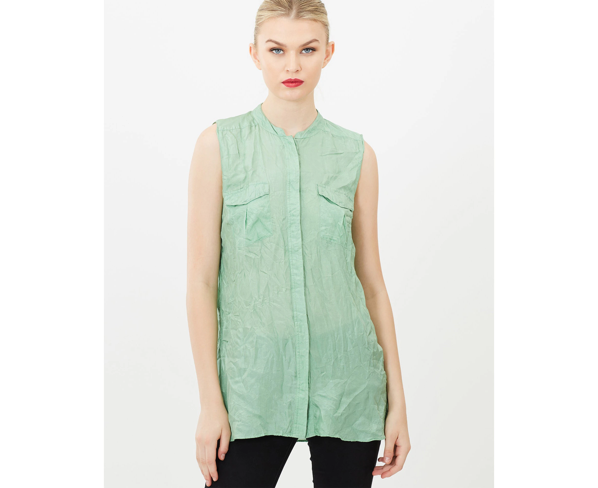 Siyona Crinkled Silk Sleeveless Mandarin Collar Shirt - GREEN