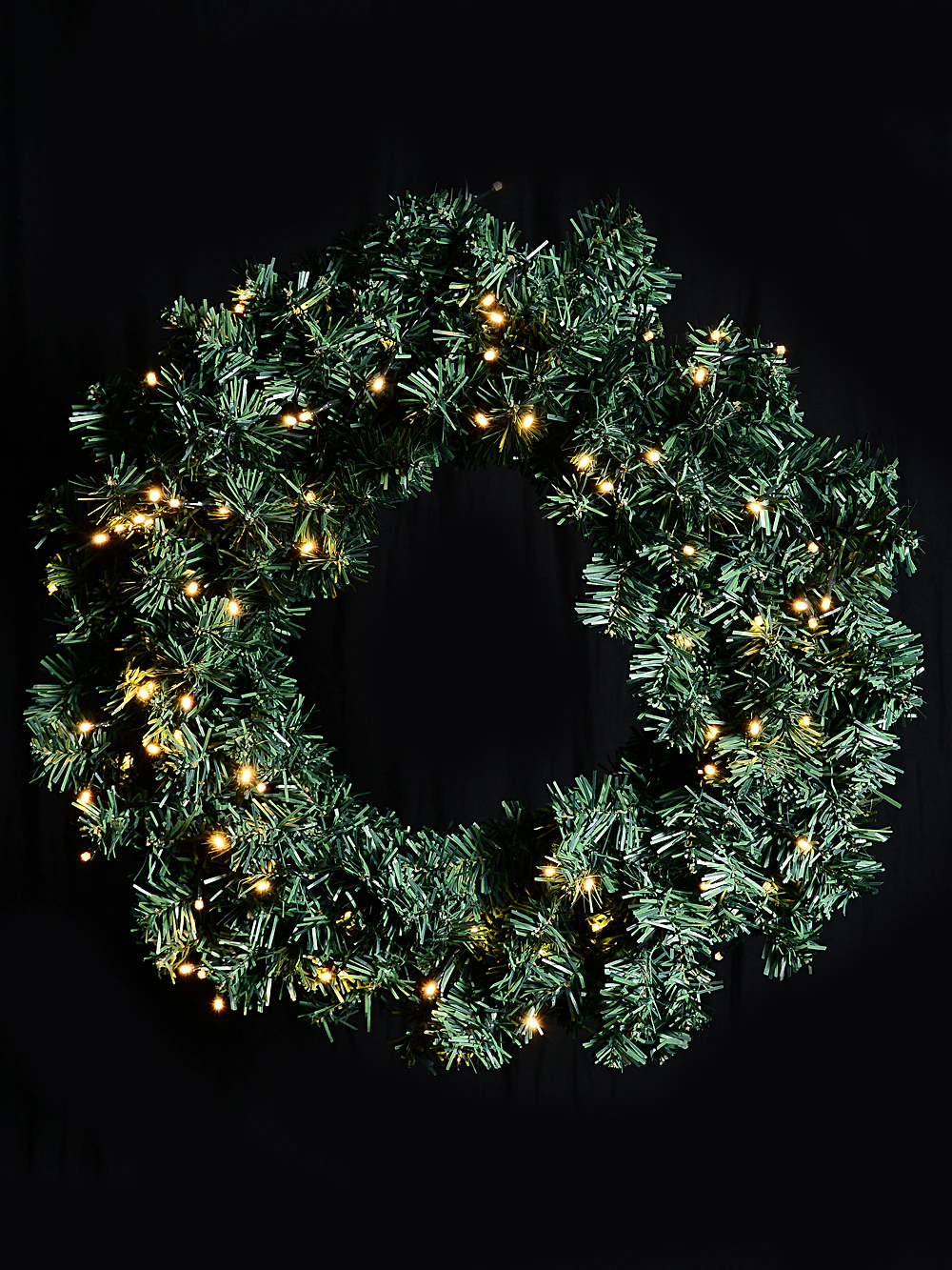 Balsam Pine Needle Pre-Lit Battery Christmas Wreath With 235 Tips - 56cm