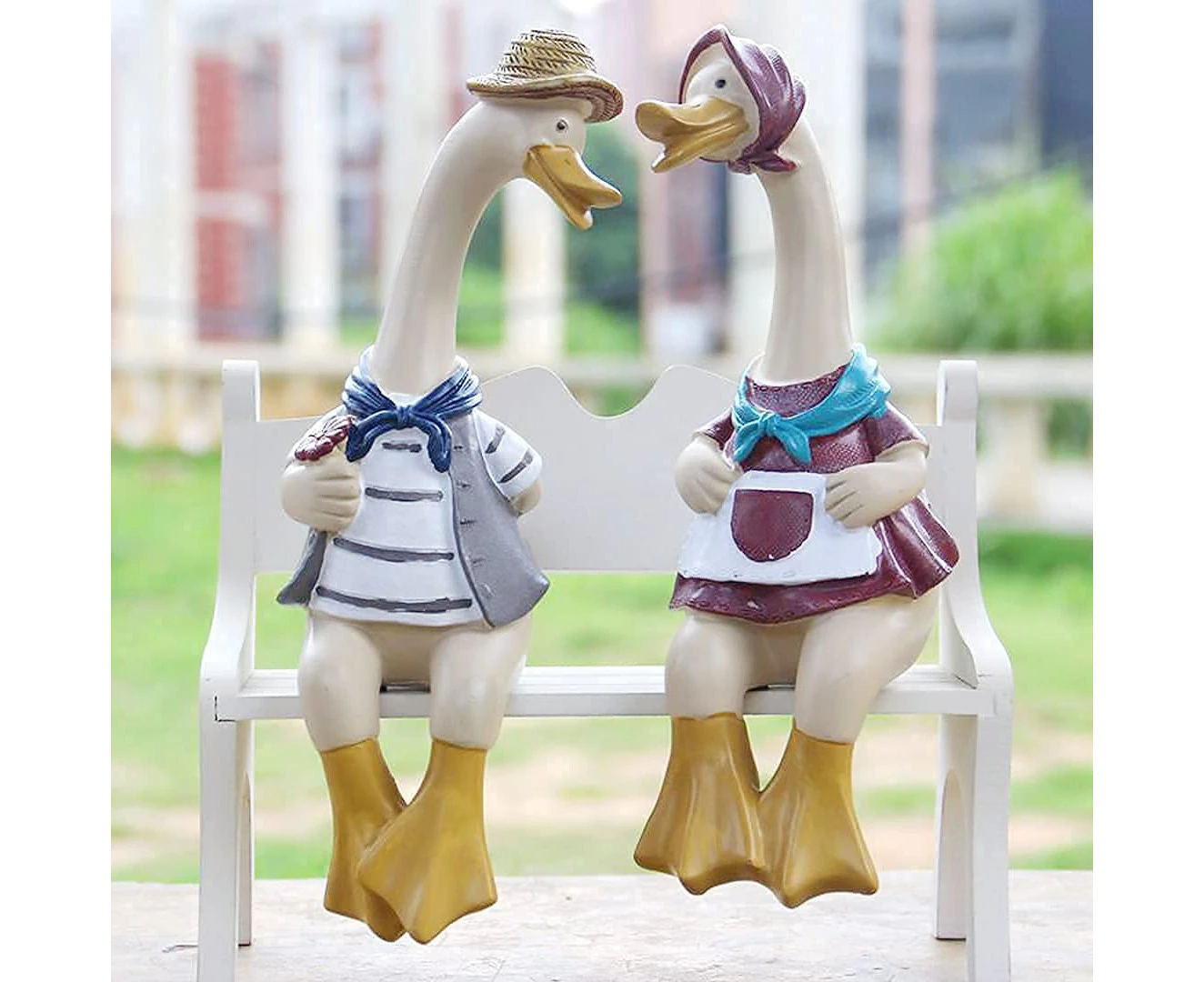 2pcs Ducks Garden Statues Decor, Resin Male &  Duck Ornaments,Animal Sculptures,Cute Figurines for Outdoor Lawn,Patio,Yard Art,Winter Garden Deco