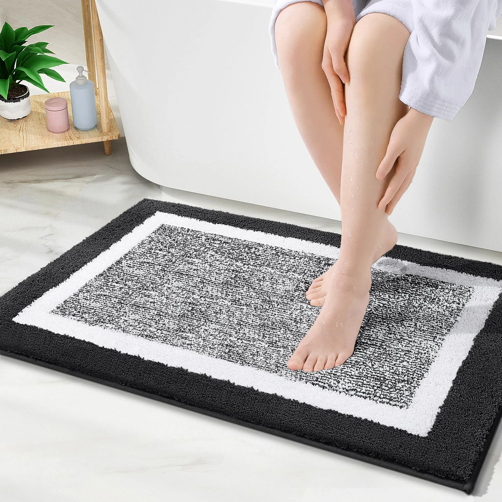 Extra Soft Bathroom Rugs, Absorbent Microfiber Bath Mat, Non-Slip, Machine Washable, Quick Dry Shaggy Bath Carpet Suitable for Bathroom - Black