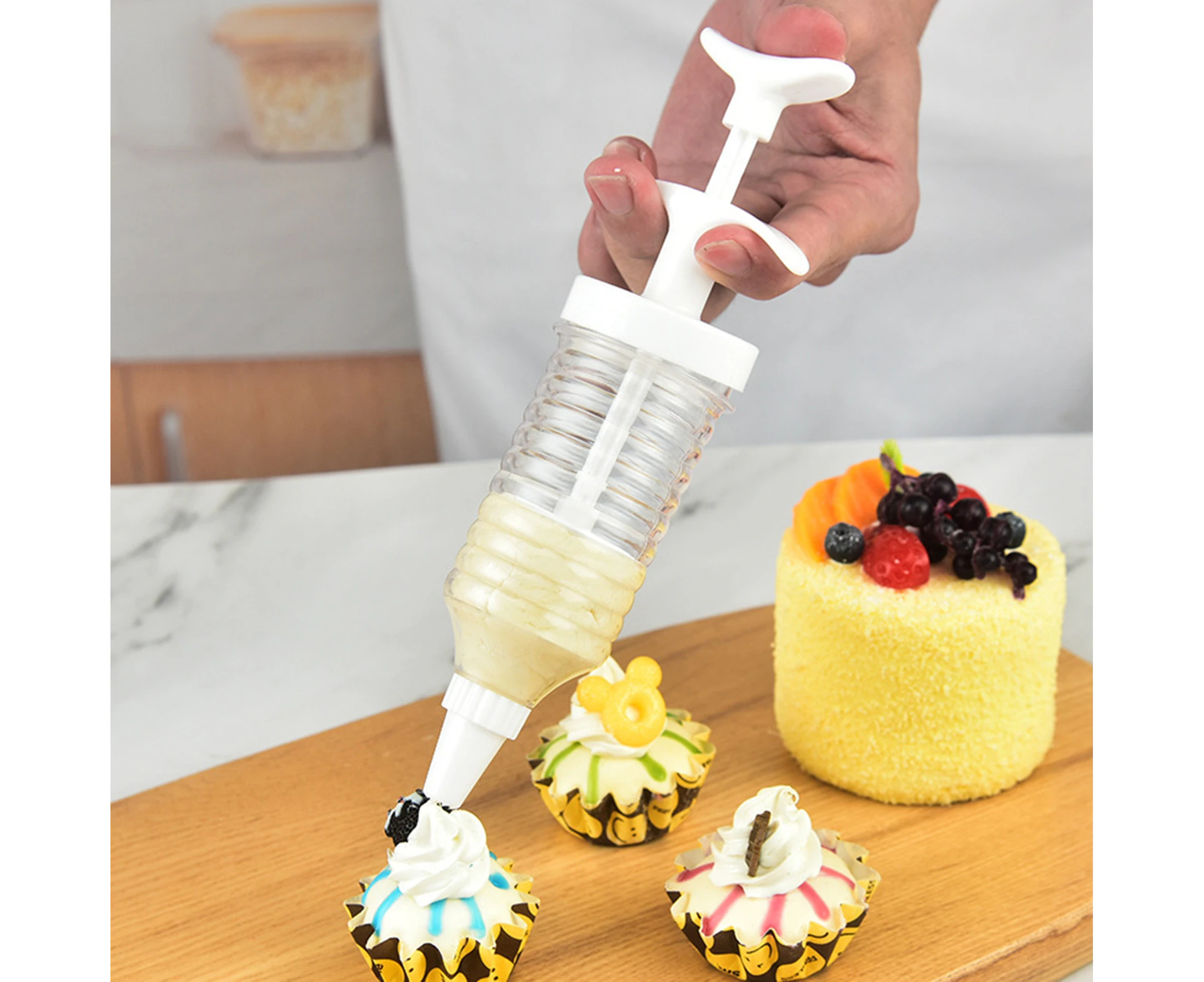 8Pcs/Set Icing Piping Syringe Easy to Use Non-stick No Smell Nozzles Set Cake Decorating Tools for Bakery-White