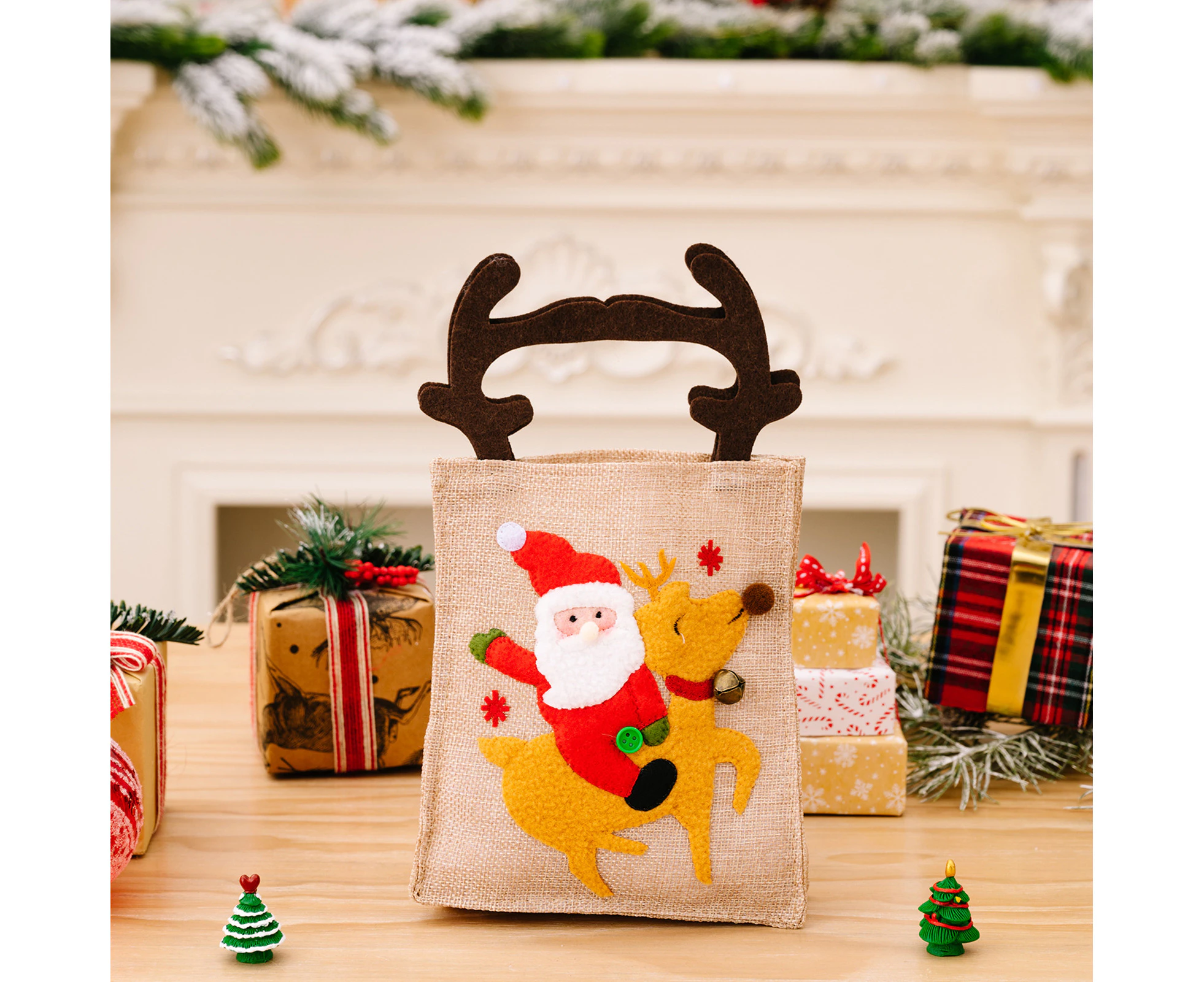 3D Pattern Gift Bag Cartoon Decorative Divided Gifts Cloth Antler Handheld Xmas Gift Bag for Christmas - Santa Claus Brown