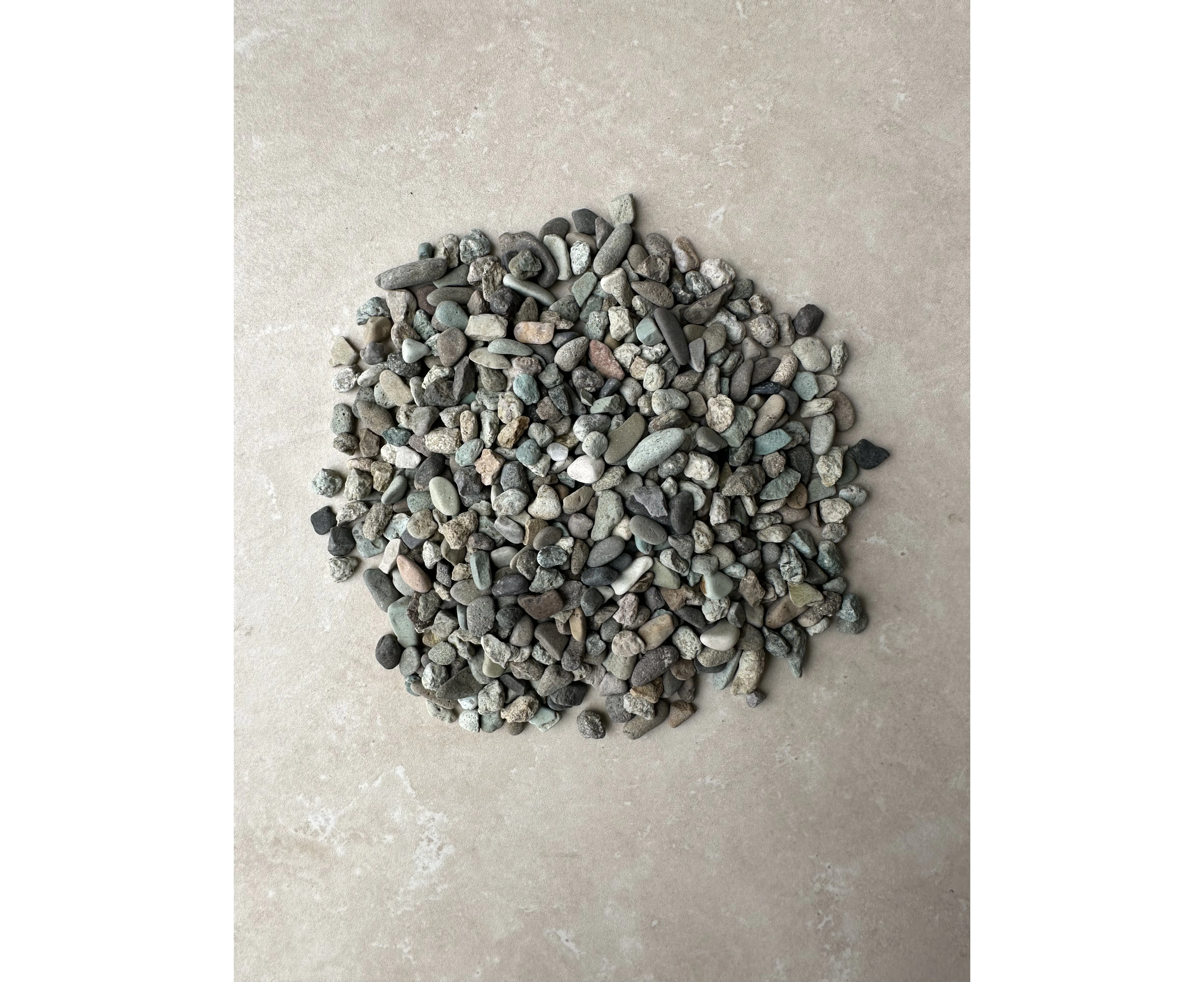 Natural Aggregate Pebbles - Green - 1kg - Perfect for Indoor & Outdoor Spaces Landscaping, Decorative Walling, Flooring, Aquarium & Water Features