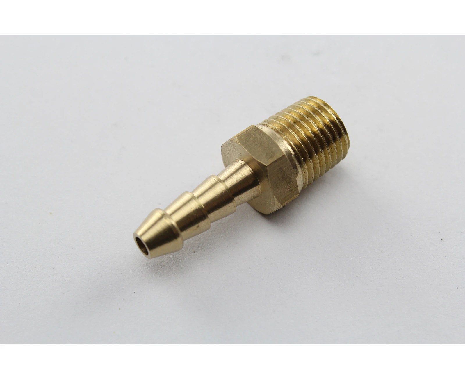 BRASS MALE TAILPIECE 1/4" HOSE END / 1/4" BSP THREAD ( P3-0404 )