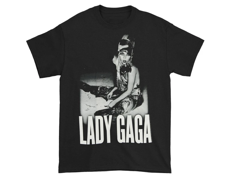 Lady Gaga On The Ground 2013 T-shirt - Black