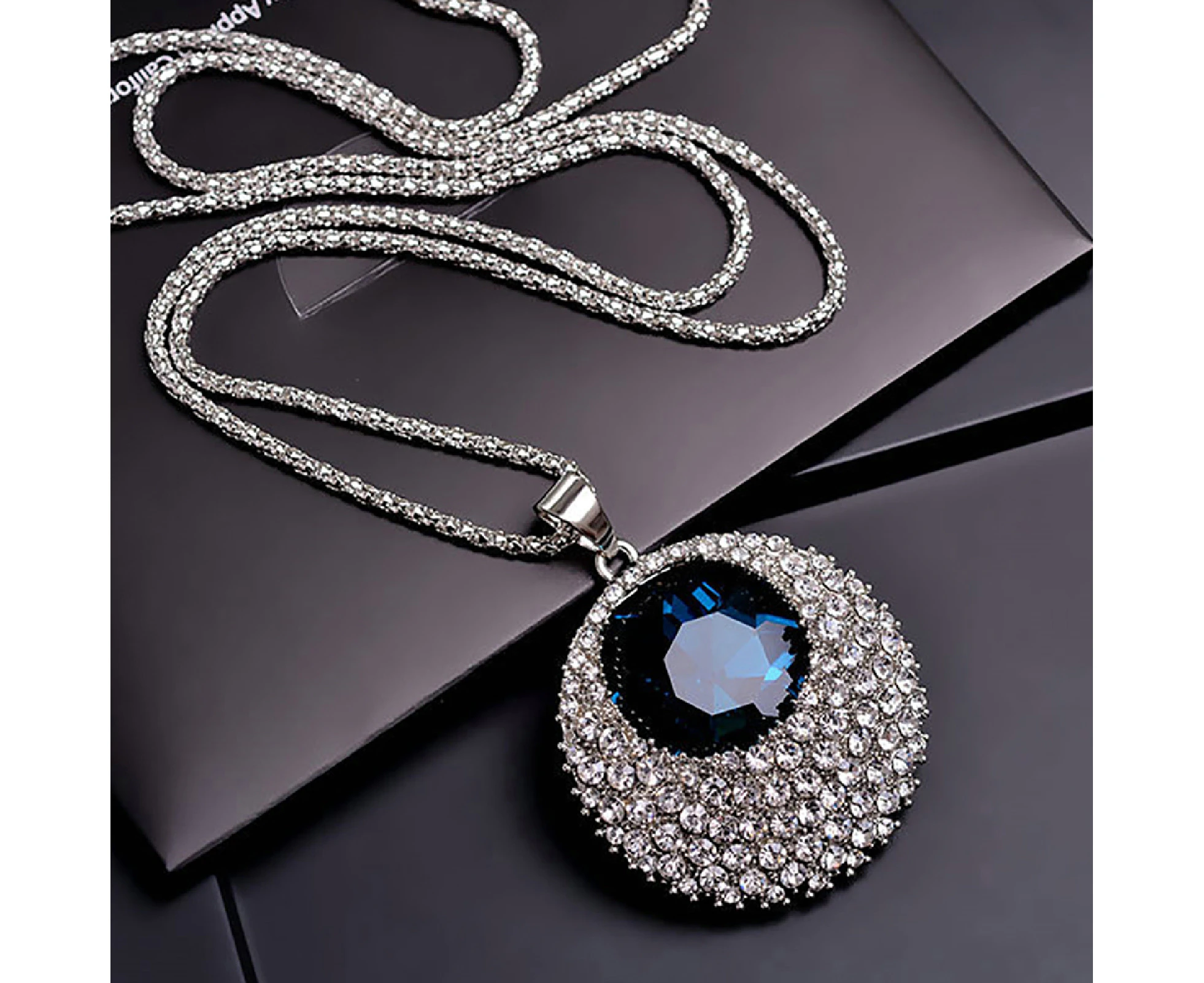 Polaris Chain Necklace Rhinestone Inlaid Vintage Long Round Pendant Necklace for Women-Blue