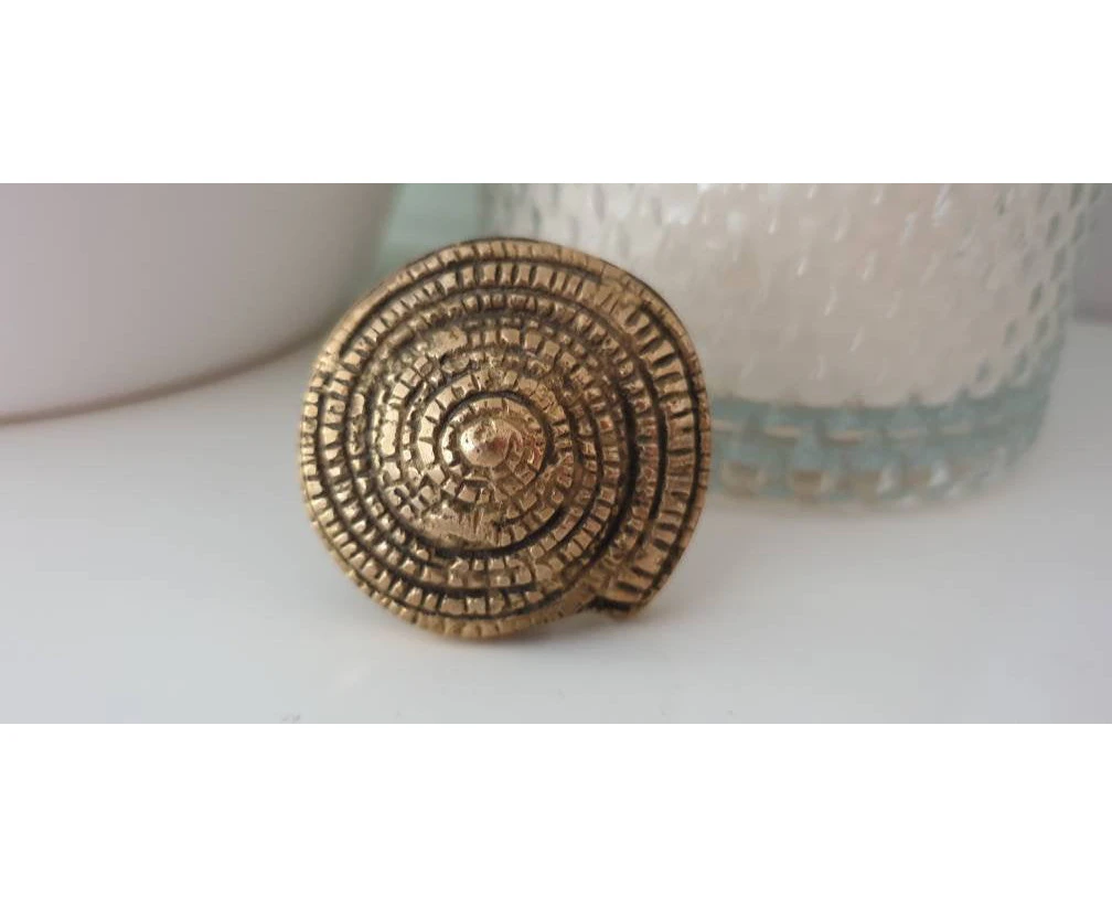 Golden Sea Shell Brass Dresser Knob Ideal for Drawer, Dresser, Cabinet, Wardrobe, Cupboard Knobs Furniture Drawer Bedside