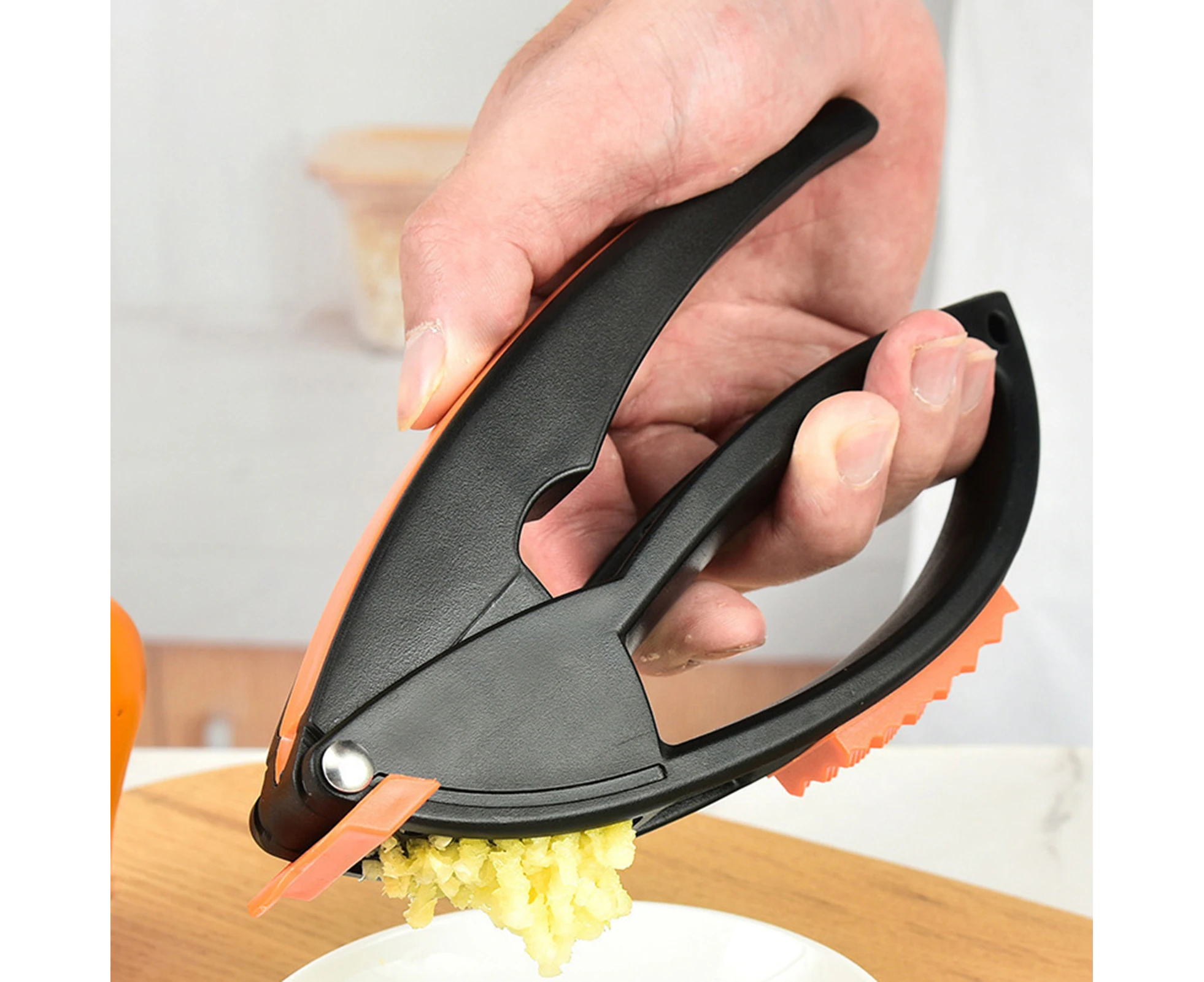 Garlic Press with Peeler Scraper Easy Clean Detachable Design Fine Mesh Corrosion Resistant Multipurpose TPR Garlic Crusher Kitchen Tools Black