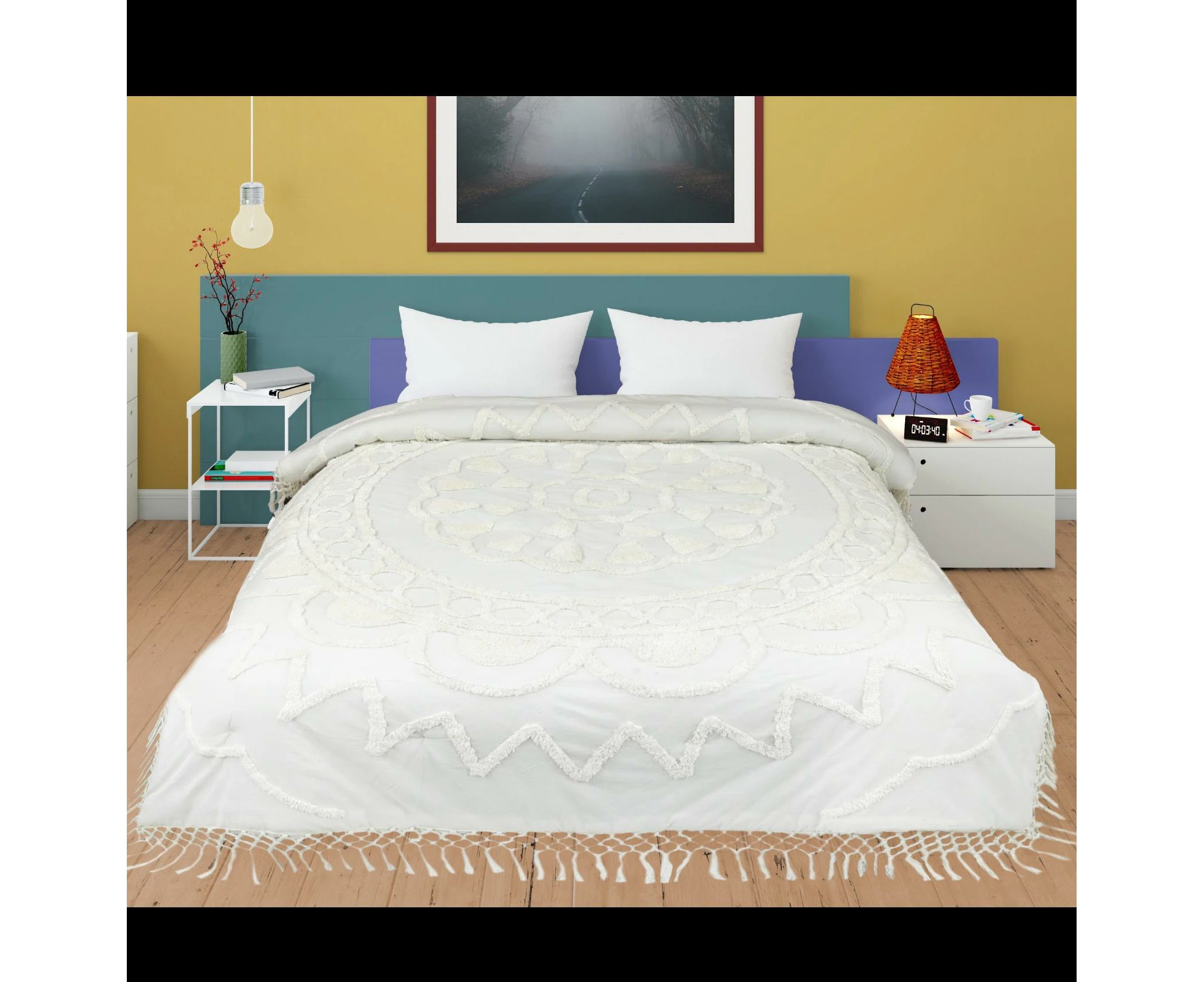 Yarra Textiles Enamour White 100% Cotton Quilt with elite fringe on three sides, super warm, BEDDING King size, Bed Cover for All Season 220 cm X 230 cm