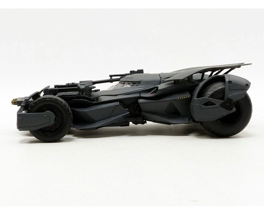 Jada Dc Comics 1:24 Justice League Batmobile Die-cast Car With 2.75-inch Batman Figure