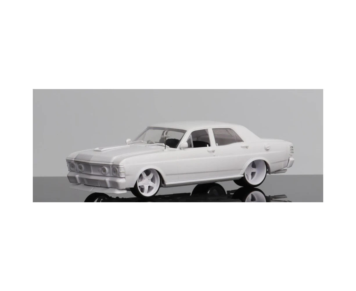 DDA 1/24 Custom Slammed XW GTHO Ford Plastic Model Kit