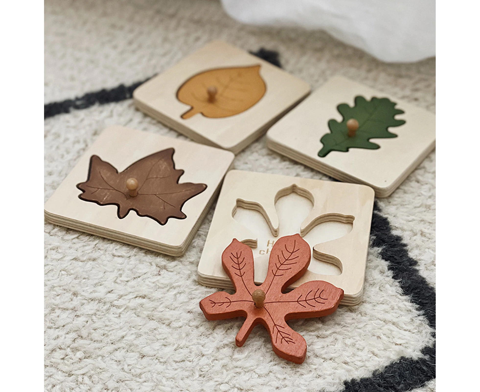 Bestjia 1 Set Wooden Puzzle Bright Color Burr Free Easy to Assemble Preschool Kids Popular Science Cognition Leaf Jigsaw for Gift