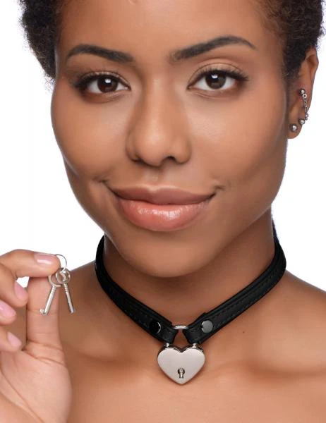 Heart Lock Leather Choker With Lock And Key - Black