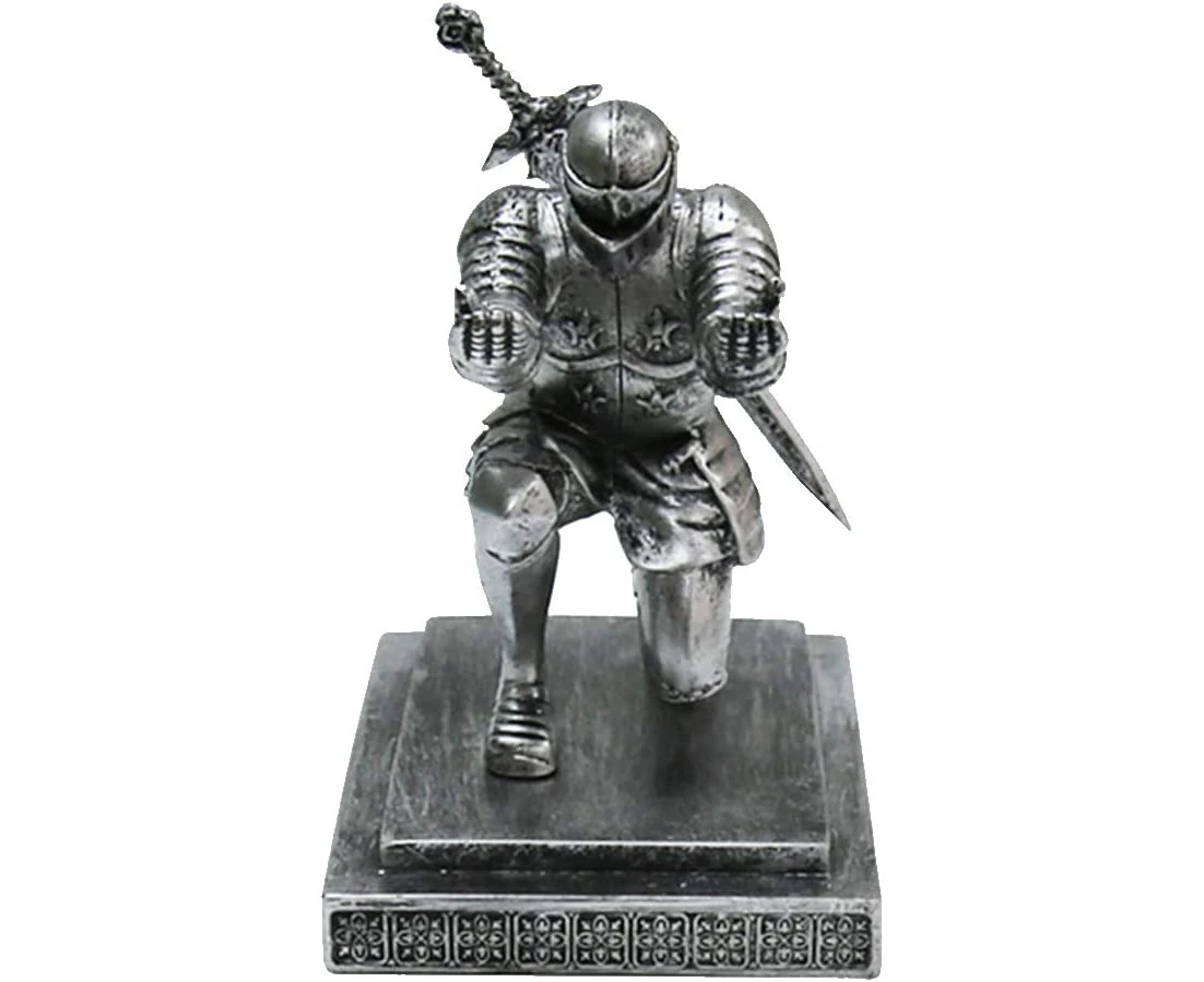 Knight Pen Holder Executive Cool Pen Holder for Desk Magnetic Resin Ornaments Desk Decor Accessories Organizer