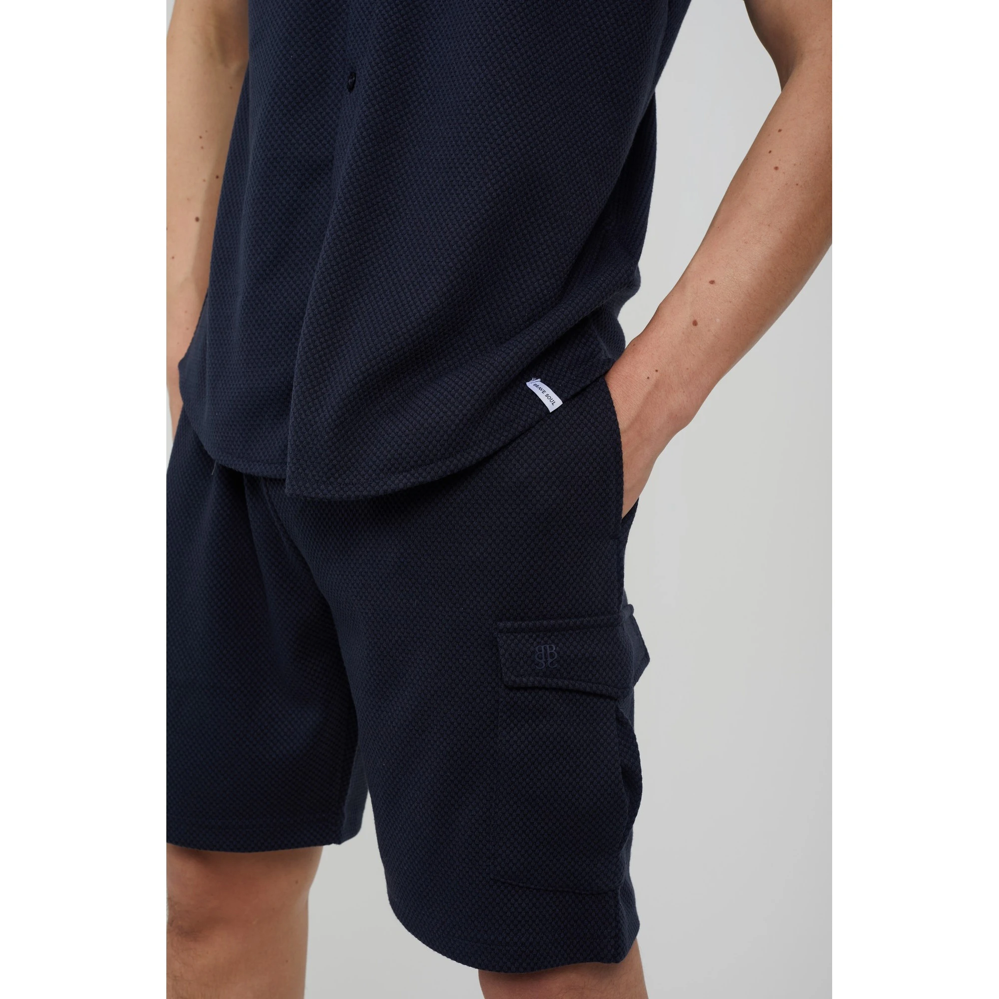 Brave Soul Mens Cadby Textured Cargo Shorts (Navy) - UT1868