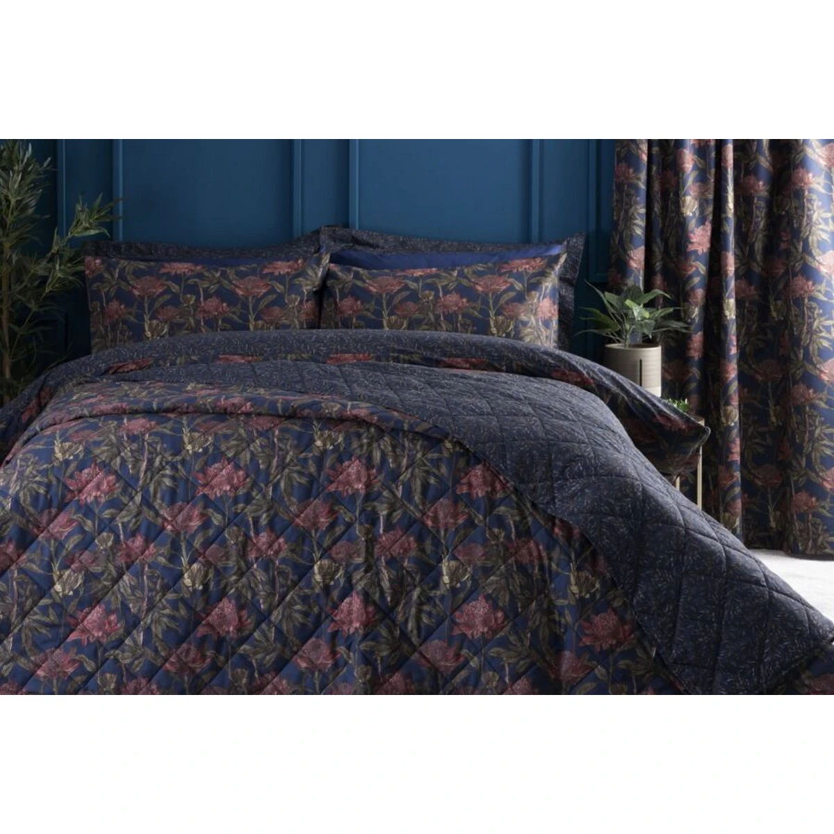 Belledorm Wild Garden Bedspread (Navy/Pink) - BM429