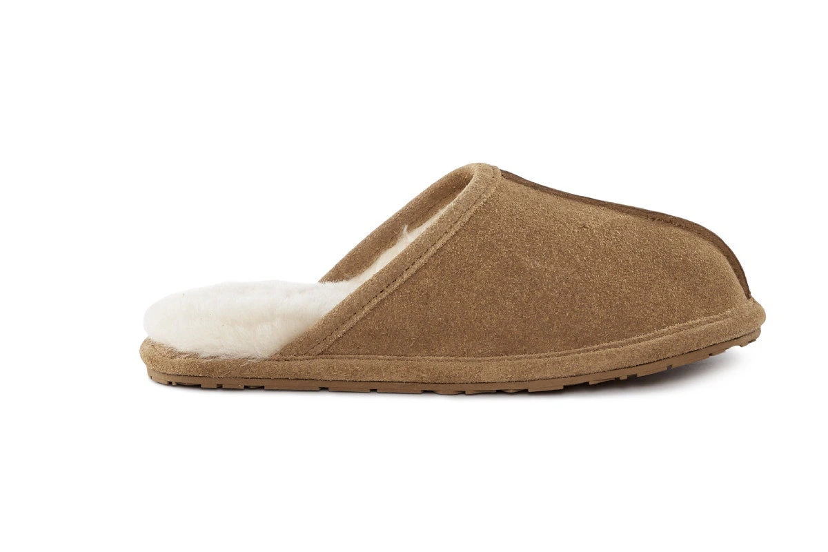 UGG Outback Premium Sheepskin Scuff Slipper  - Chestnut