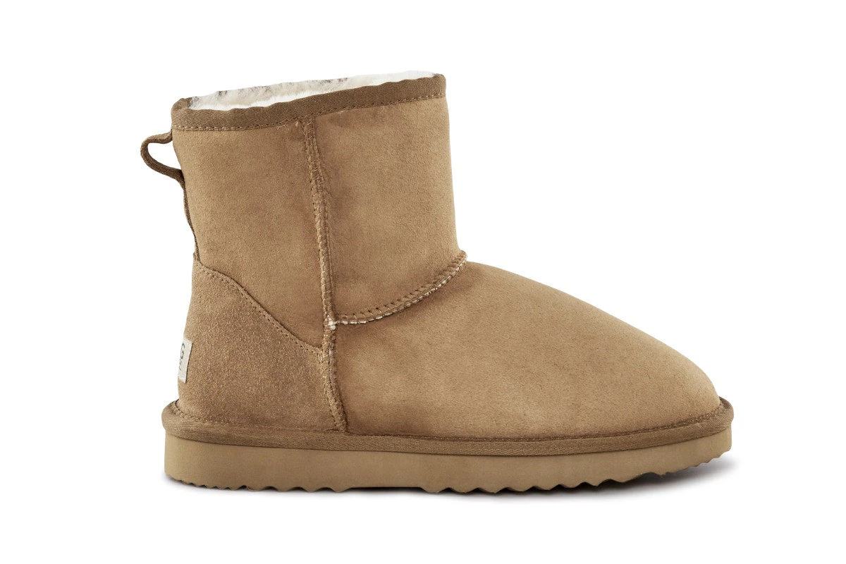 UGG Outback Premium Double Face Sheepskin Short Classic Boot  - Chestnut