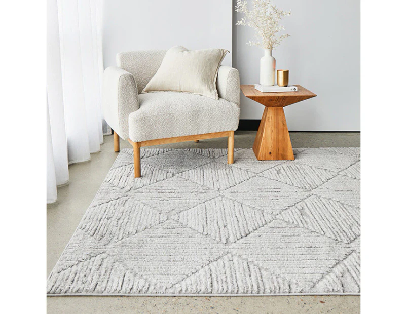 Newton Minimalism Diamonds Silver Contemporary Rug - 4 Sizes