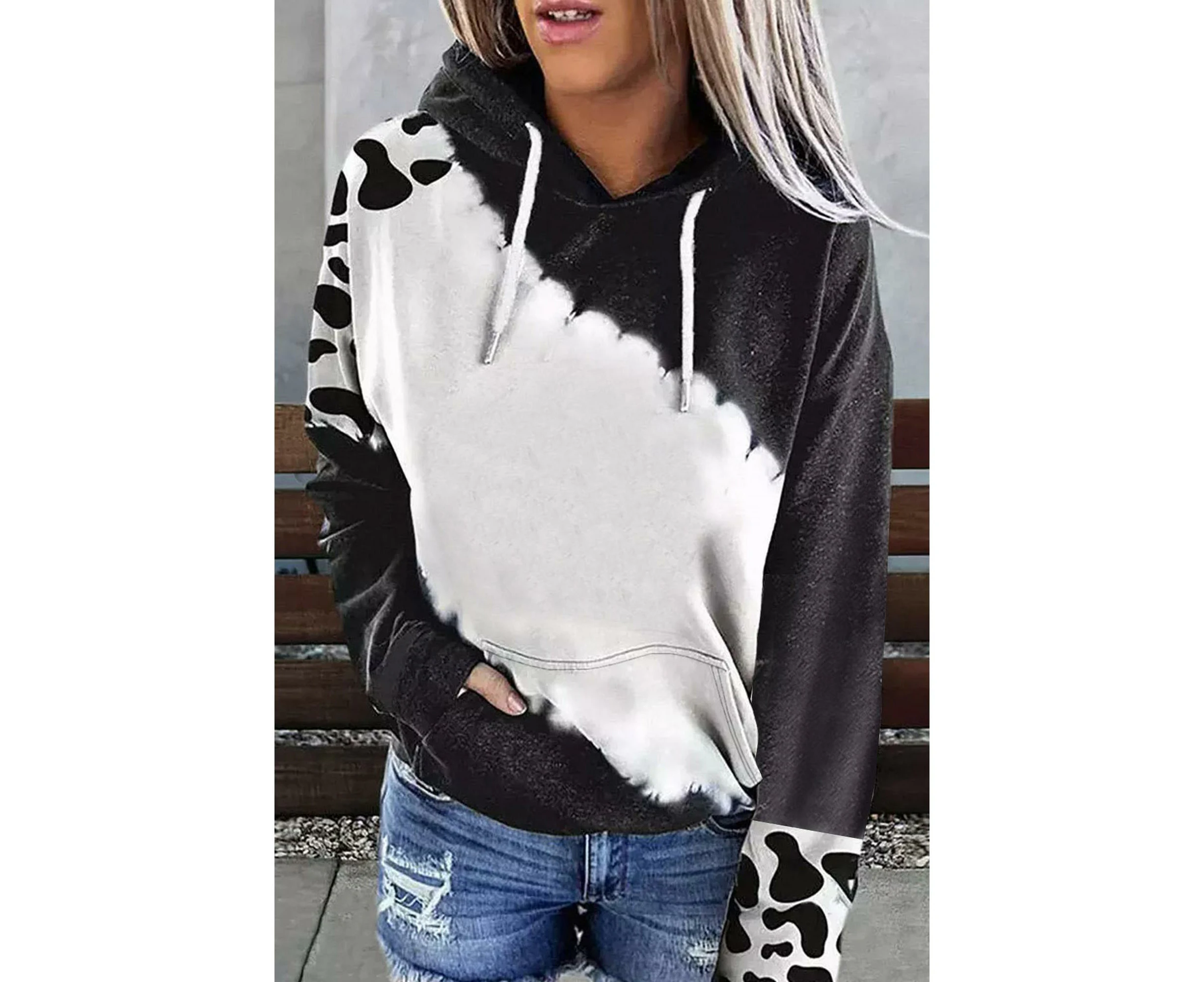 Azura Exchange Cow Tie Dye Print Pullover Hoodie with Pocket - Black