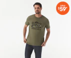 Quiksilver Men's Logo Print Short Sleeve Tee / T-Shirt / Tshirt - Four Leaf Clover