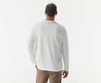 Nike Sportswear Men's Club Long Sleeve Tee / T-Shirt / Tshirt - White