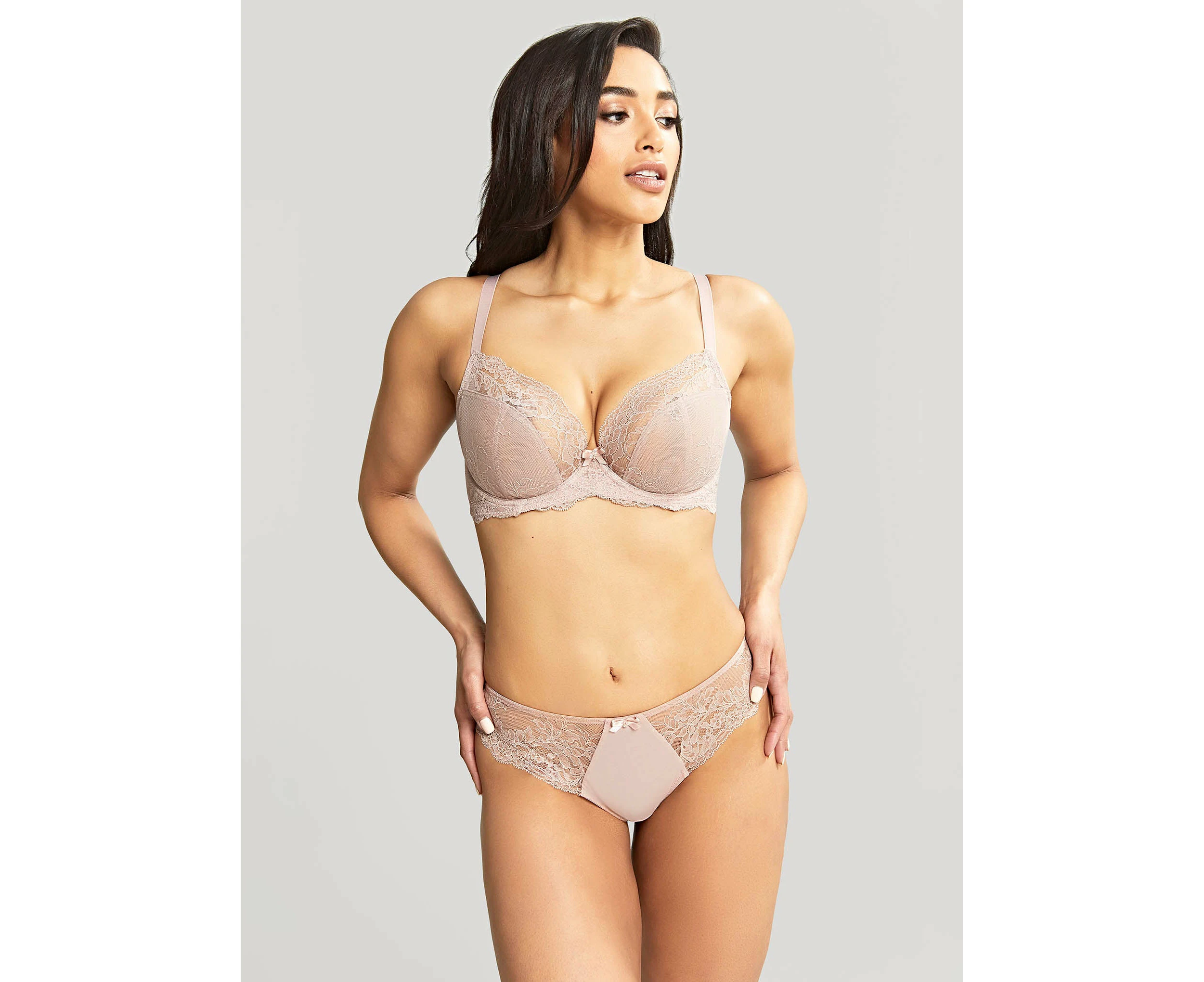 Panache: Ana Thong  Vintage