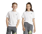 Adidas Youth Essentials Small Logo Tee / T-Shirt / Tshirt - White