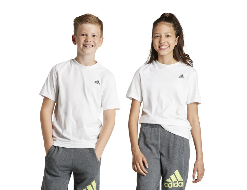 Adidas Youth Essentials Small Logo Tee / T-Shirt / Tshirt - White