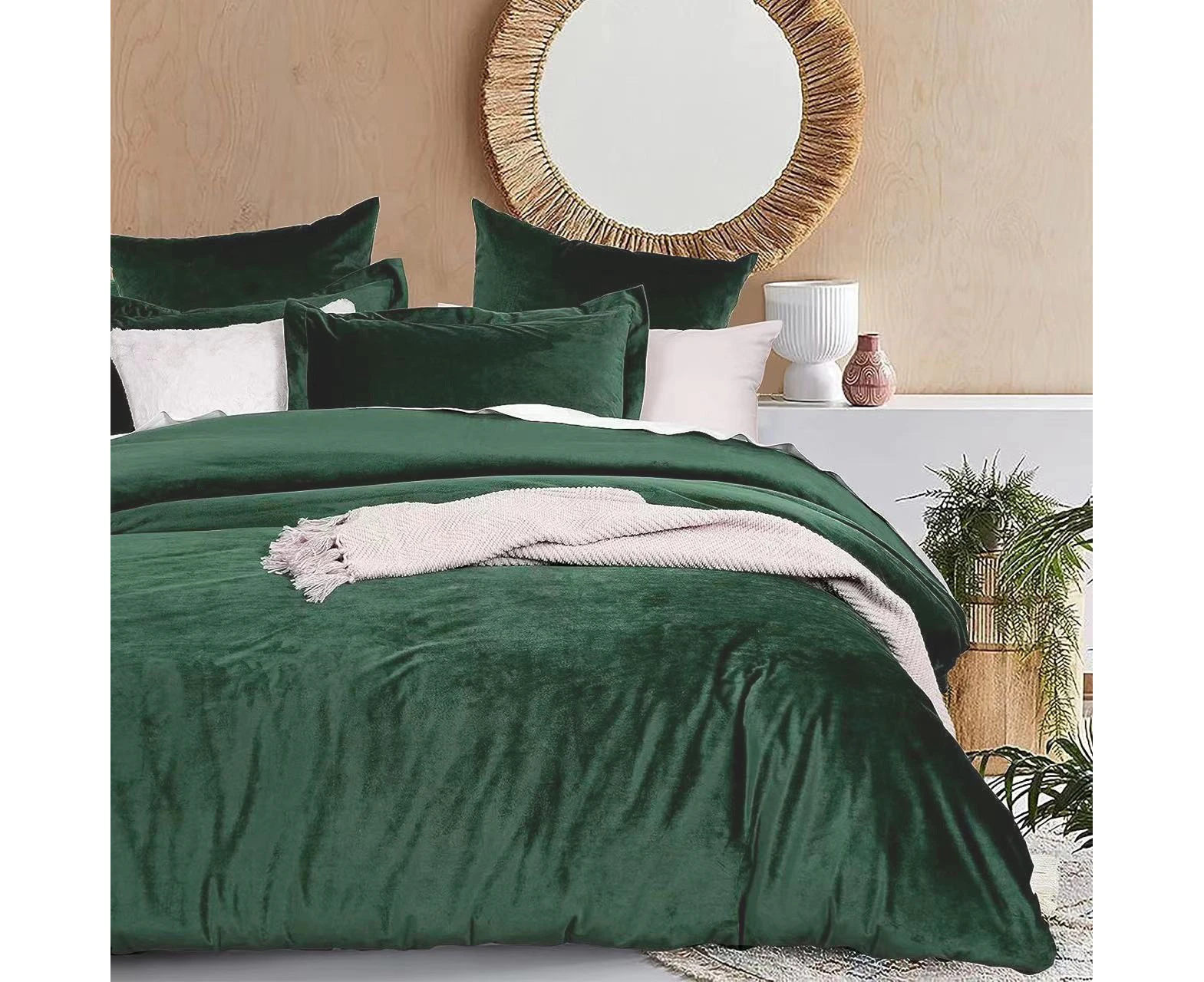 RAGA Green Velvet Quilt Cover Set, Super Soft, Machine Washable and Durable, 3 Pieces Doona Cover Set (Emerald Green Velvet)