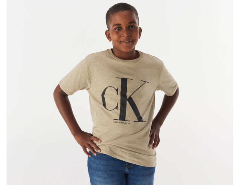 Calvin Klein Boys' Centre Monogram Logo Short Sleeve Tee / T-Shirt / Tshirt - Greige Heather