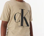 Calvin Klein Boys' Centre Monogram Logo Short Sleeve Tee / T-Shirt / Tshirt - Greige Heather