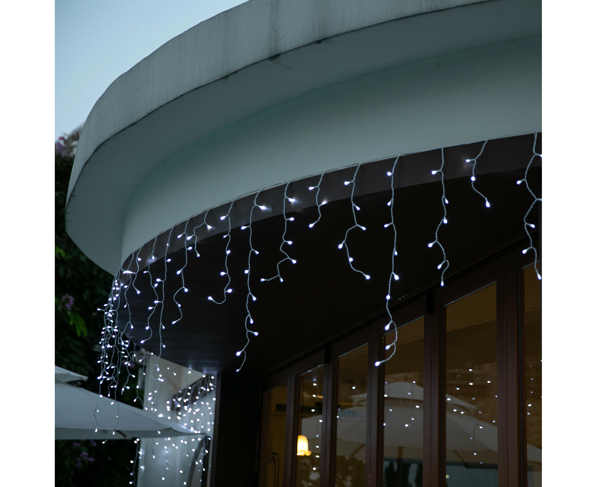 Stockholm Christmas Lights SNOWING ICICLES Curtain Lights 480 Cool White LEDs