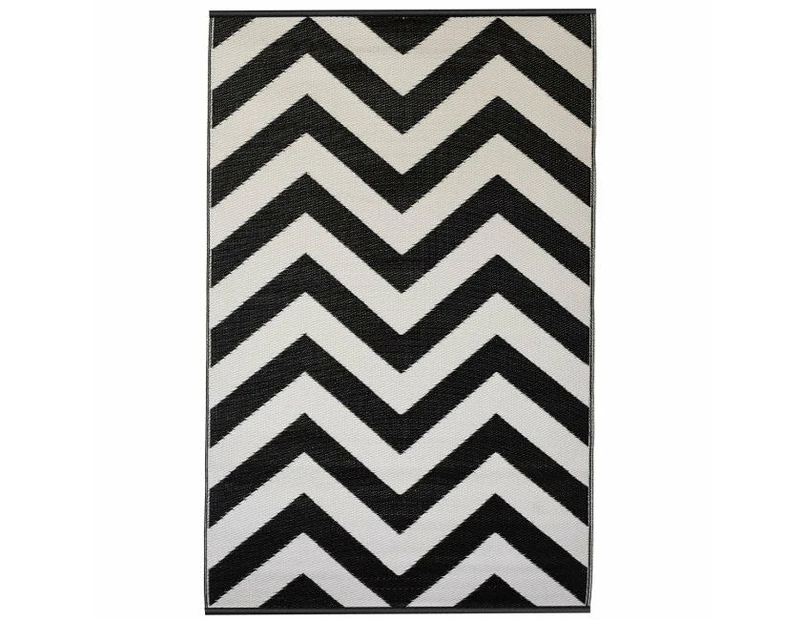 Laguna Black And White Chevron Recycled Plastic Outdoor Rug