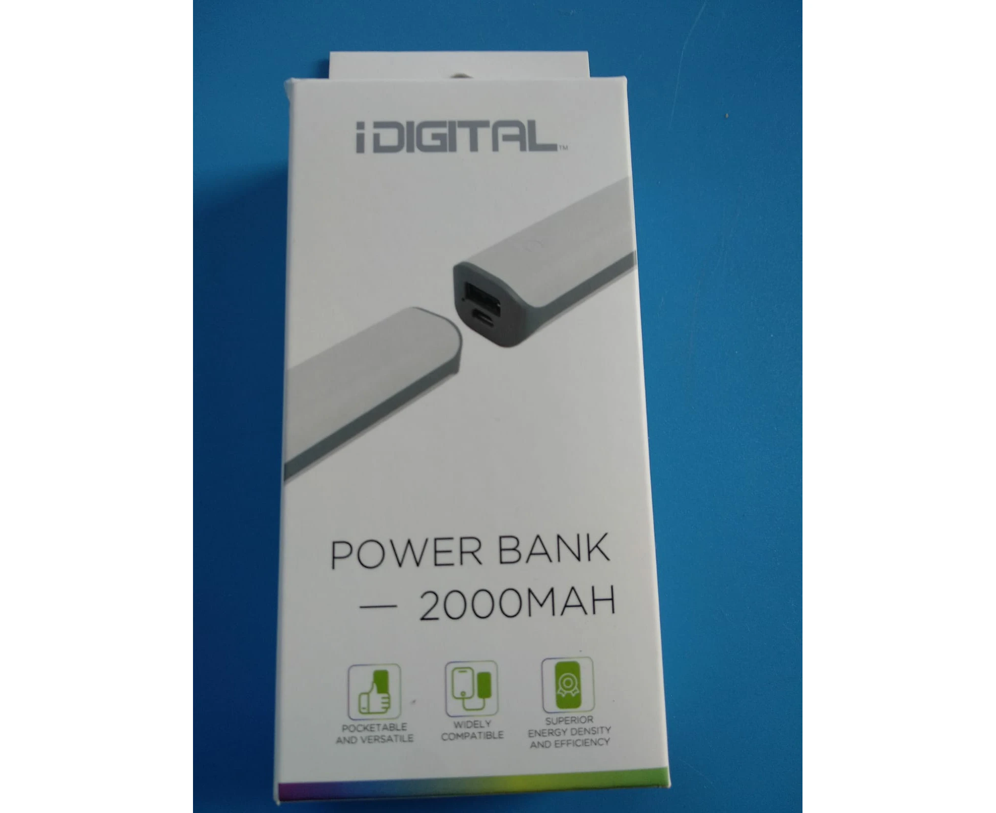 White I digital powerbank 2000 MAH