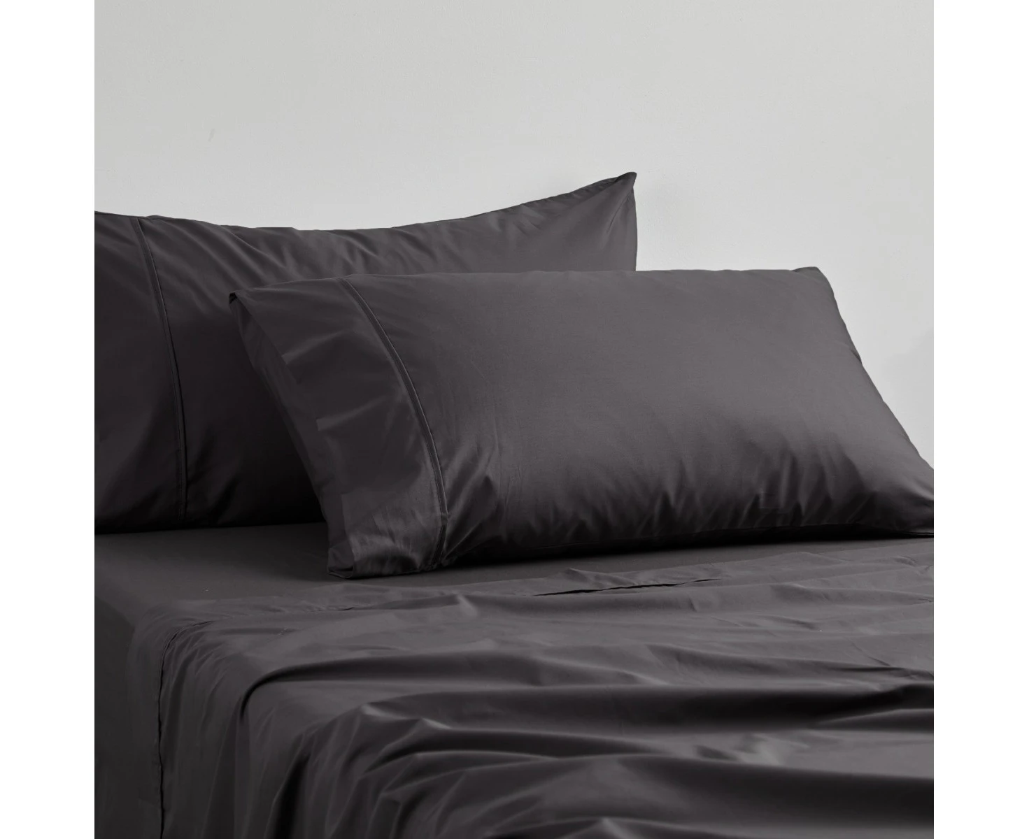 Logan and Mason 250TC Poly/Cotton Percale Sheet Set Asphalt