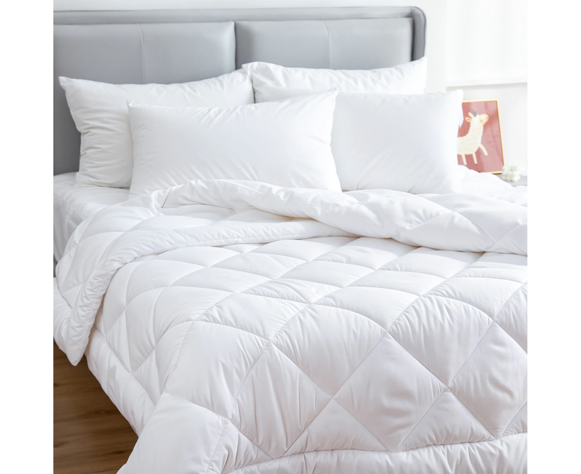 Hacienda 100% Microfiber & Bamboo Blend, Hypoallergenic & Antibacterial Quilt