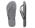 Havaianas Women's Slim Metal Logo Coloured Crystal Thongs - Steel Grey/Silver