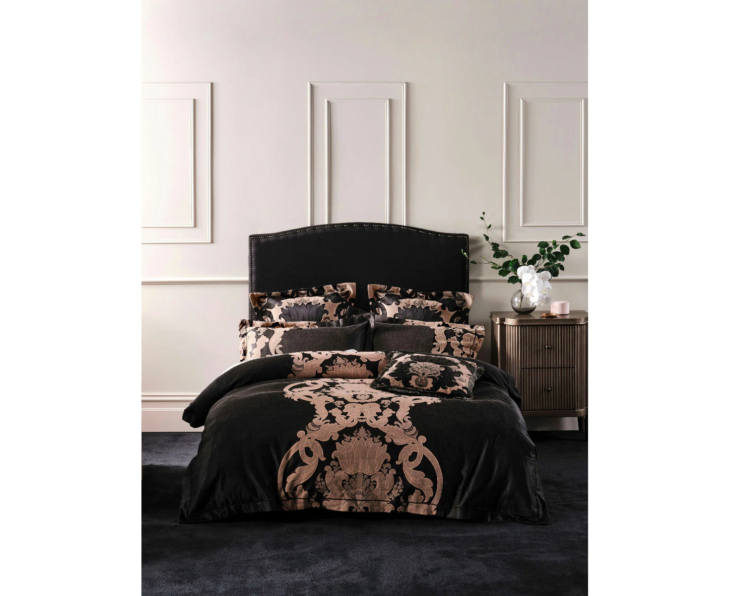 Grace By Linen House Dionisia Black Quilt Cover Set