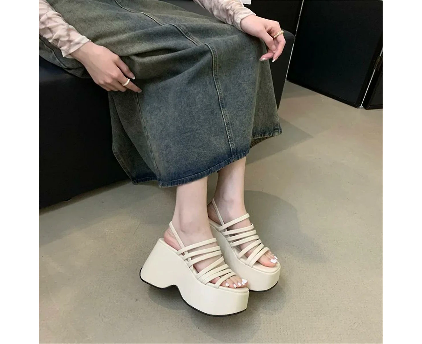 Spring and summer platform heel fashion sandals waterproof platform wedge heel Roman beach shoes