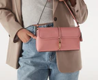 Coach Hamptons Glove Tanned Leather Shoulder Bag - Bubblegum