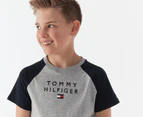 Tommy Hilfiger Boys' Colourblock Raglan Short Sleeve Tee / T-Shirt / Tshirt - Grey Heather