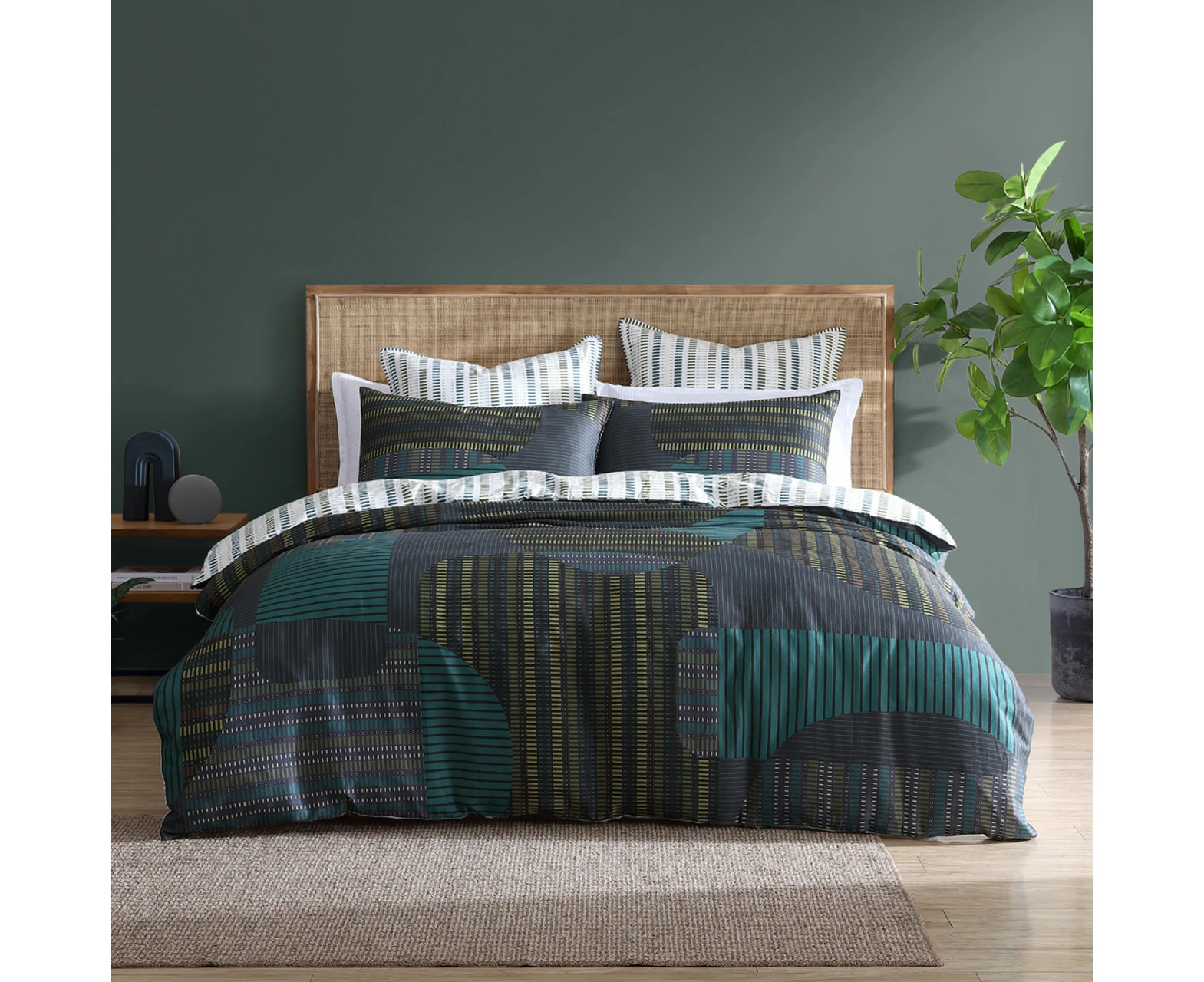 Logan & Mason Hemsworth Quilt Cover Set Charcoal