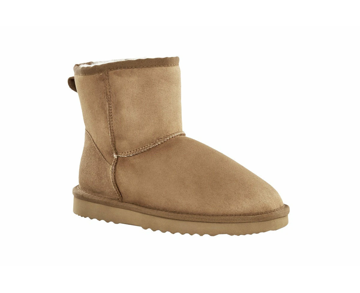 UGG Outback Premium Double Face Sheepskin Short Classic Boot - Chestnut, Size 6M/7W US